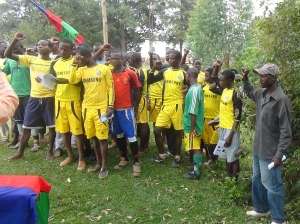 Une réunion et un match de foot de la JPD de la commune de Nyabiraba.
